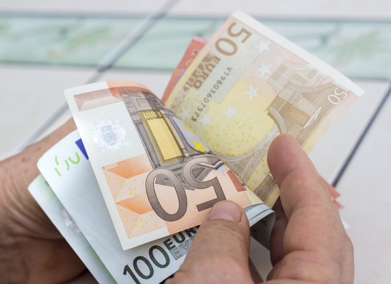 Cosa significa trovare una falena dentro casa: significato simbolico