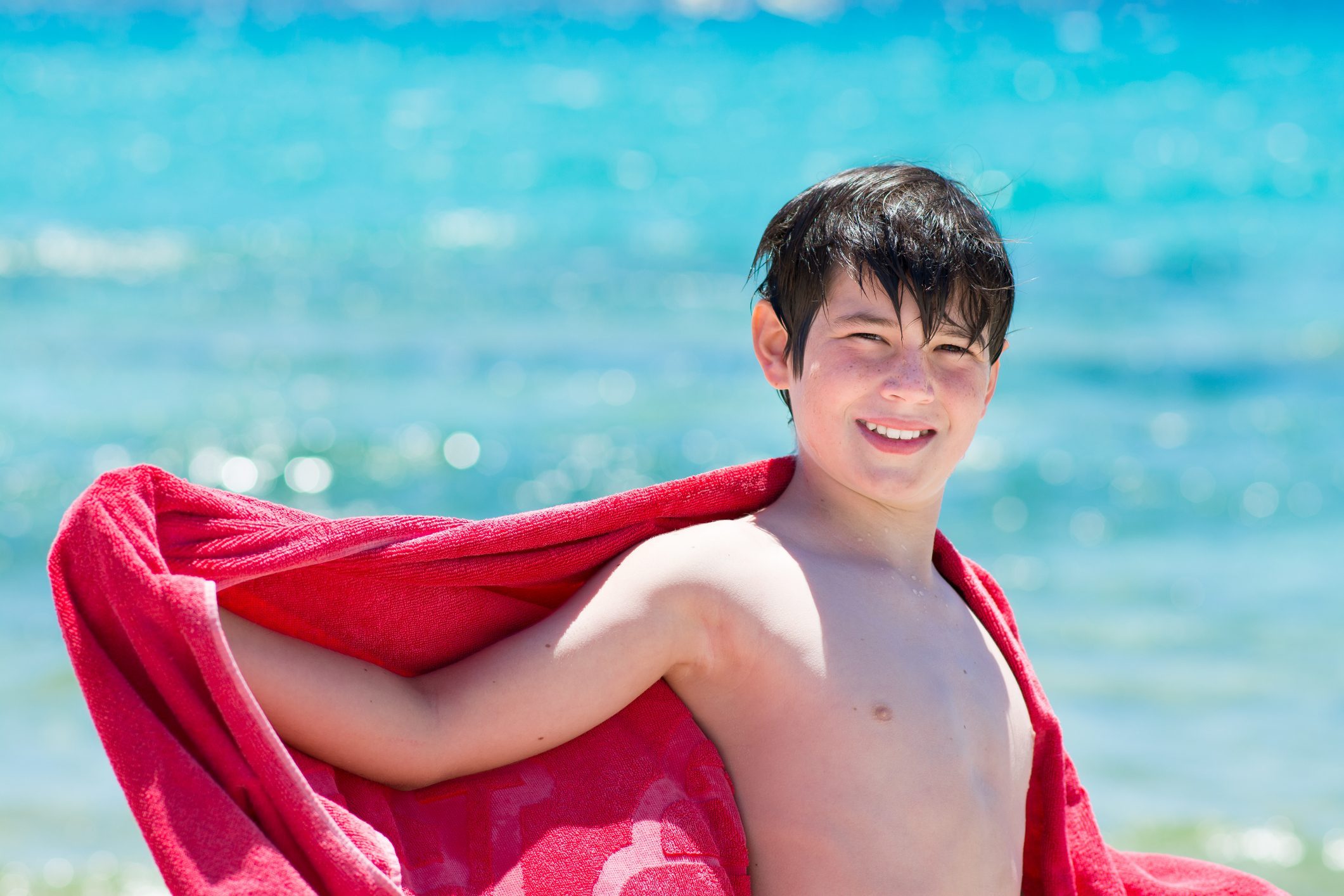 Jeune garcon naturiste