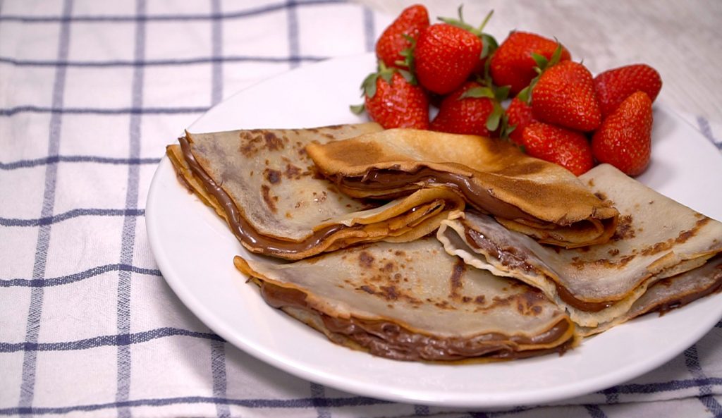 Crepes dolci senza uova la ricetta facile e veloce con crema di