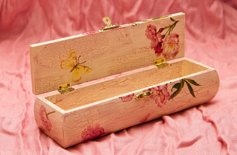 Decoupage Su Legno Come Fare Come fare decoupage su legno: 5 idee creative | Ohga!