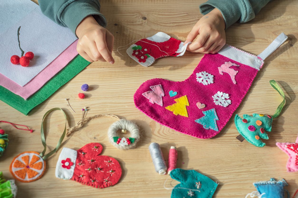 6 idee per realizzare una calza della Befana fai da te Ohga! 6 idee per realizzare una calza della Befana fai da te Ohga!
