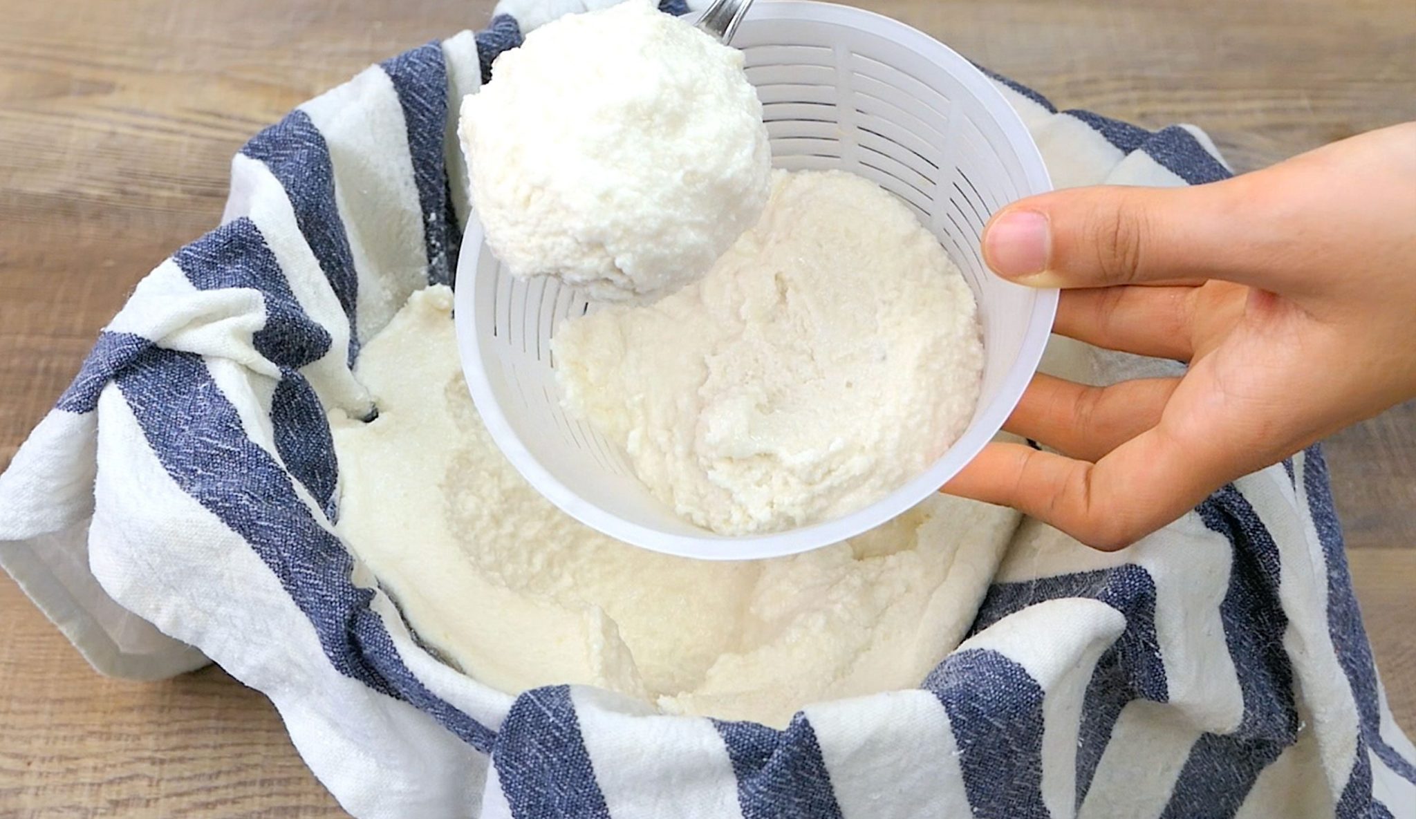 Ricotta di latte di mandorle il formaggio vegano spalmabile con solo 2 ingredienti Ohga!