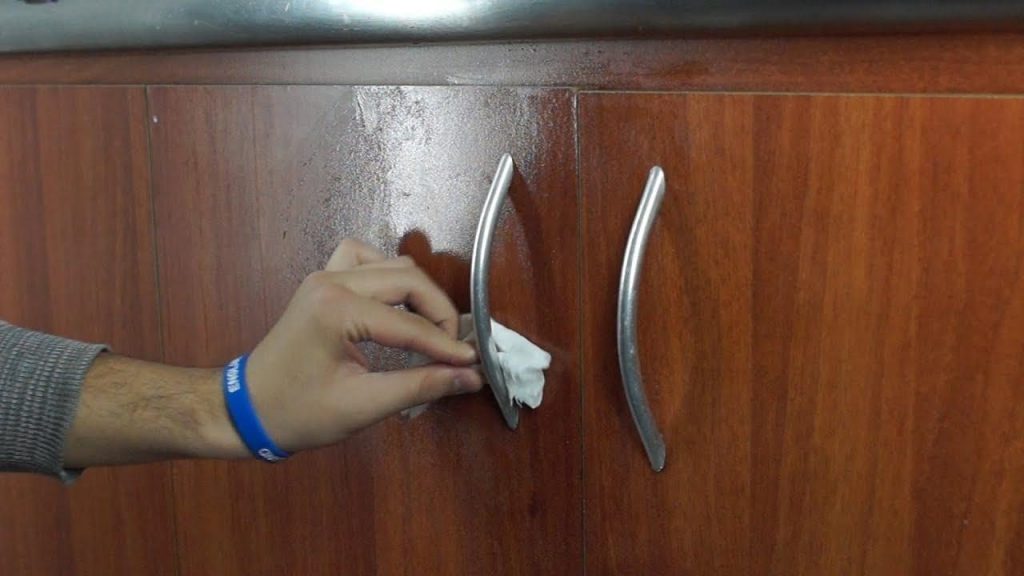 Come lucidare le porte di legno in modo naturale | Ohga!
