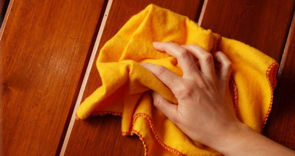 Come lucidare le porte di legno in modo naturale | Ohga!