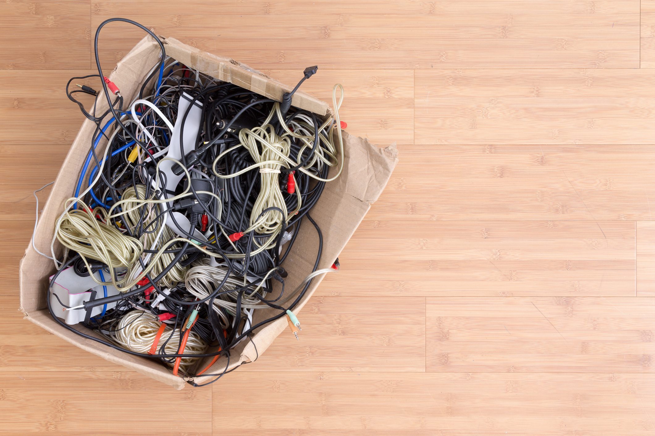 Kit Arrotola Cavi A Spirale Da 2m E 5m Per Tenere In Ordine I Fili Di TV, PC E Computer Con Morsetto Incluso – Organizzatore Regolabile, Nero