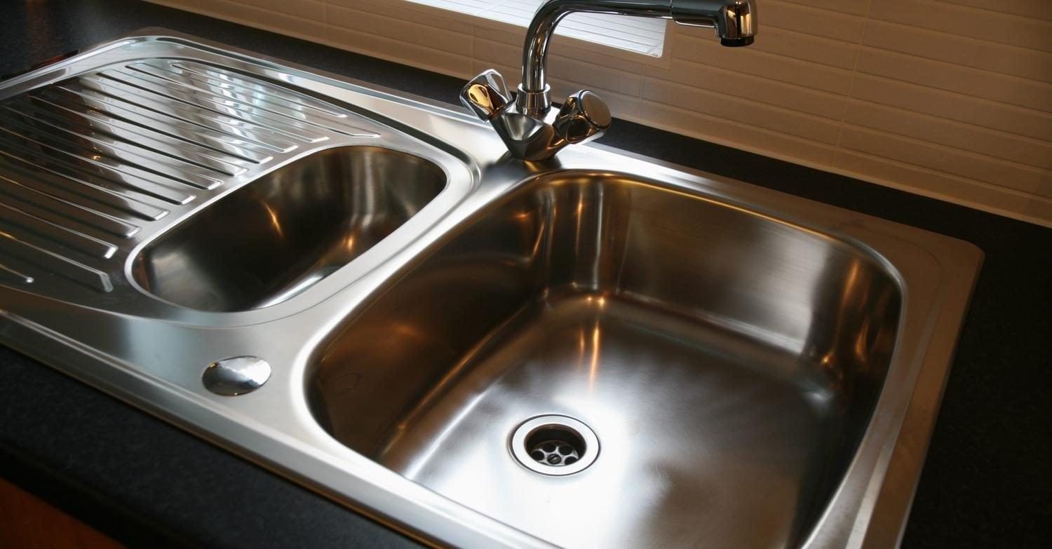Stylex 28179 - Scatola Colori Ad Acqua Da 24 + Tubo Bianco, Con Coperchio Paletta E Vaschette Intercambiabili