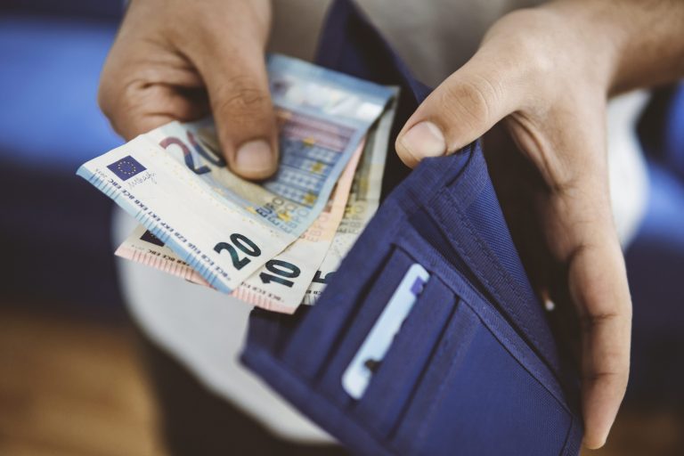 Come richiedere il Bonus Natale 2024: la guida passo passo | Ohga!